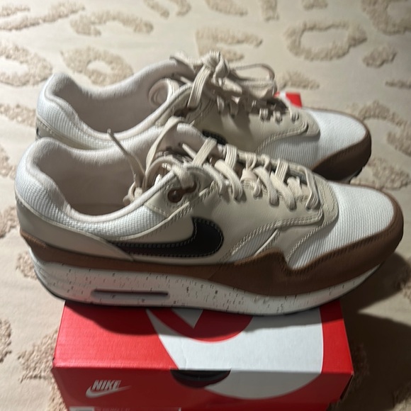 Nike Women’s Air Max 1 ‘87 White and Tan Sneakers - Picture 3 of 6